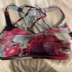 Lululemon free to be wild sports bra size 6